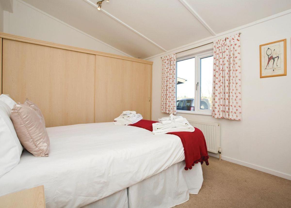 Dacre Lakeside Park Hotel Brandesburton Exterior foto