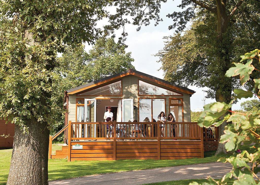 Dacre Lakeside Park Hotel Brandesburton Exterior foto