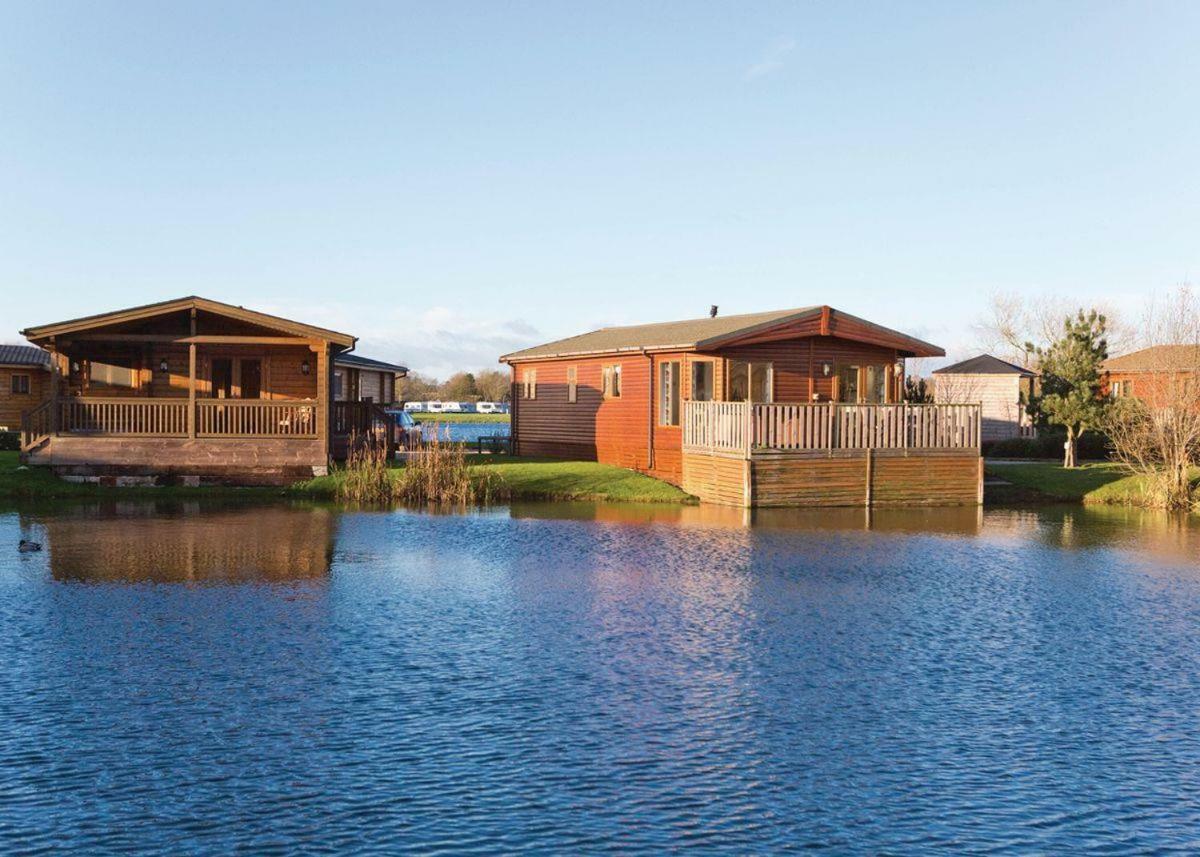 Dacre Lakeside Park Hotel Brandesburton Exterior foto